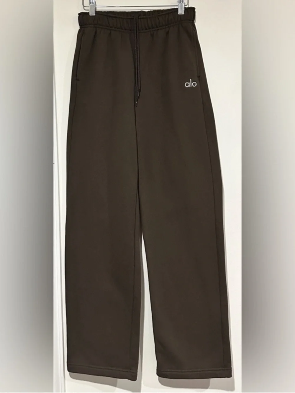 ALO Accolade Straight Leg Espresso Pants